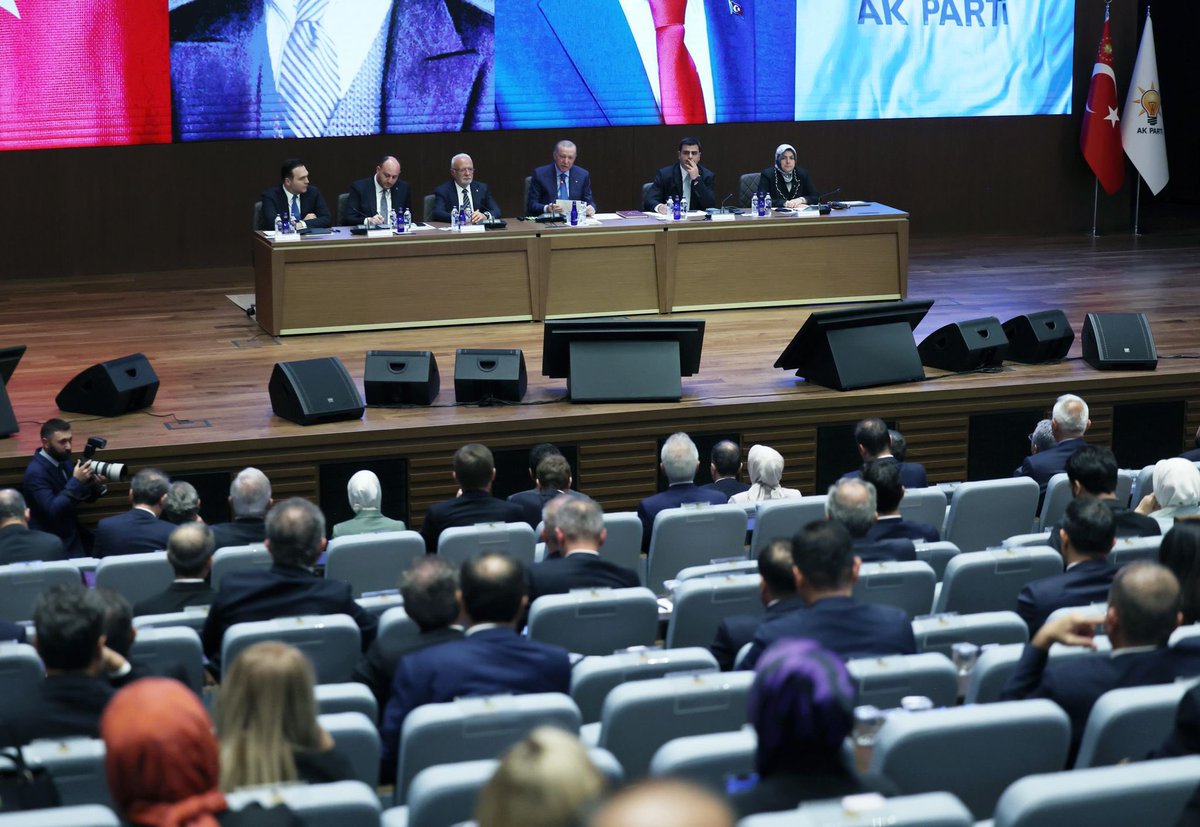 📍Ankara

Genel Başkanımız ve Cumhurbaşkanımız Sayın <a href="/RTErdogan/">Recep Tayyip Erdoğan</a> ’ın başkanlığında Merkez Karar ve Yönetim Kurulu (MKYK) toplantımızı gerçekleştirdik. 

MKYK Toplantımızın Ülkemiz ve Milletimiz için hayırlara vesile olmasını diliyorum.

<a href="/Akparti/">AK Parti</a>