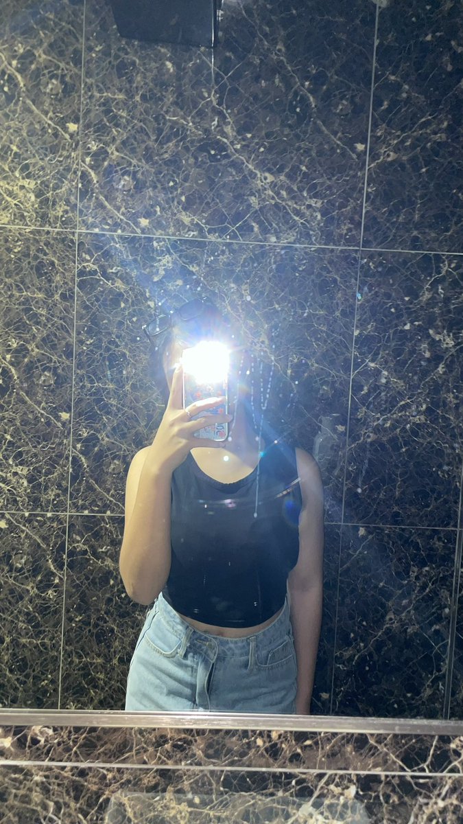 Softvoicee's tweet photo. Udah lama ga mirror selfie✌️ https://t.co/zOtbZniek6