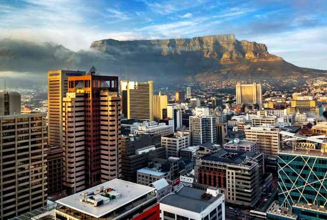 Are you in need of a little break or holiday?
We'd like to spoil a Cape Town based couple to a 1 night stay treat in the hear of the CBD.

🔵Retweet this post.