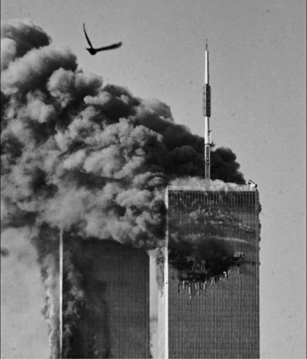 #11settembre Ognuno di noi si ricorda esattamente cosa ha fatto quell'undici settembre del 2001. Un ricordo indelebile di un evento tragico.