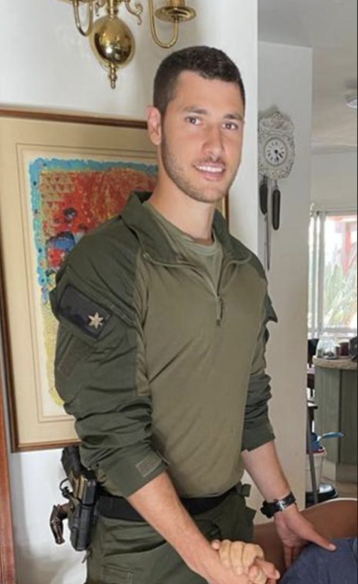 ״זאת המשמרת שלנו, זאת מלחמה על צדק, אין פחד, יש משימה״.

רס"ן בן שלי ז"ל ❤️
היחידה הטקטית לחילוץ מיוחד (669).
נפל בכ"ט בכסלו התשפ"ד (12 בדצמבר 2023).
יהי זכרו ברוך 🙏