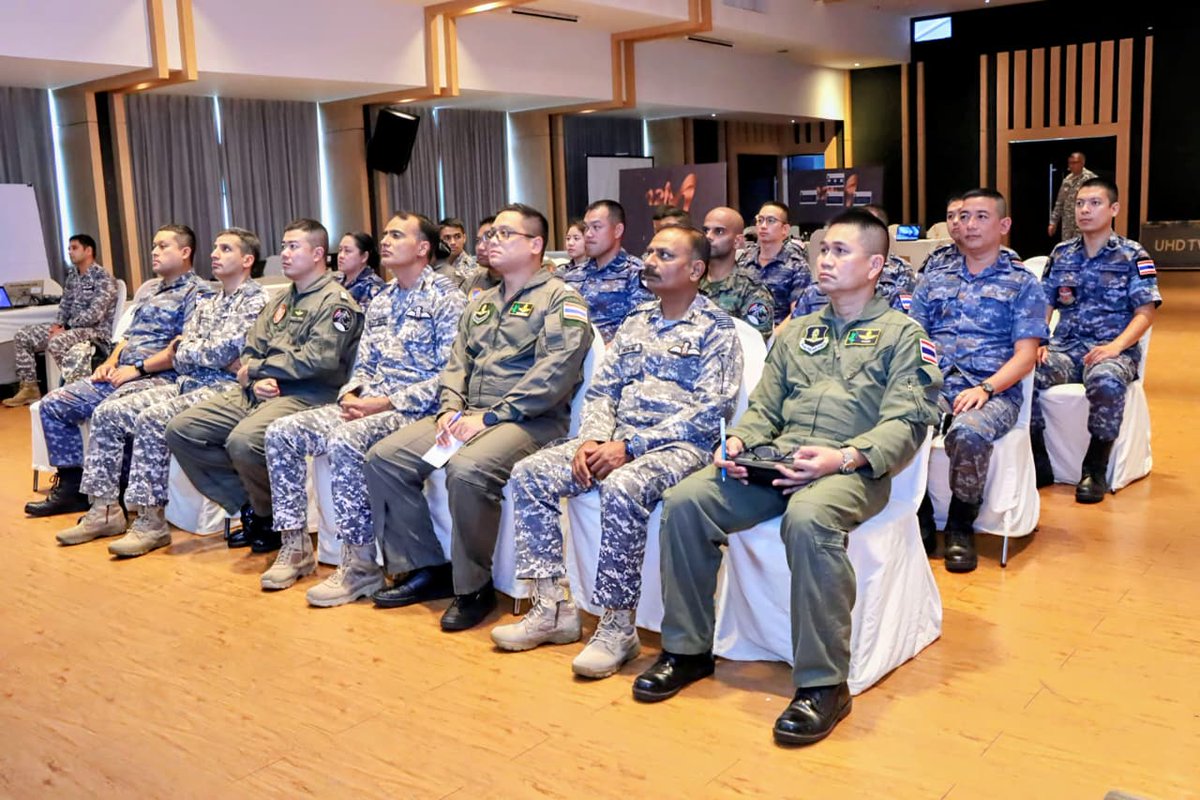 IAF_MCC's tweet image. The Annual Joint Exercise #ExSiamBharat 2025 was conducted from 08–11 Sep at Pattaya, Thailand.
Focused on greater inter operability, the Indian Air Force (IAF) &amp;amp; Royal Thai Air Force (RTAF) exchanged knowledge and niche tech in #HADR, fostering mutual learning and operational…
