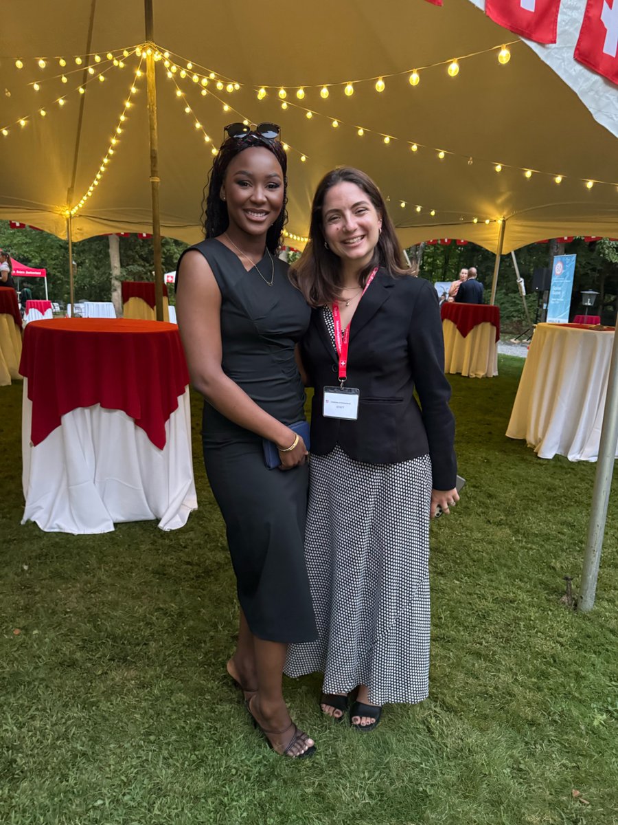 Hier, nous avons célébré la Suisse au Canada à la Maison de la Suisse, aux côtés de diplomates. 

Merci à S.E. Olaf Kjelsen, ambassadeur de la Suisse, pour son invitation. Un moment fort qui a rappelé l’importance du français comme langue de culture et de dialogue.