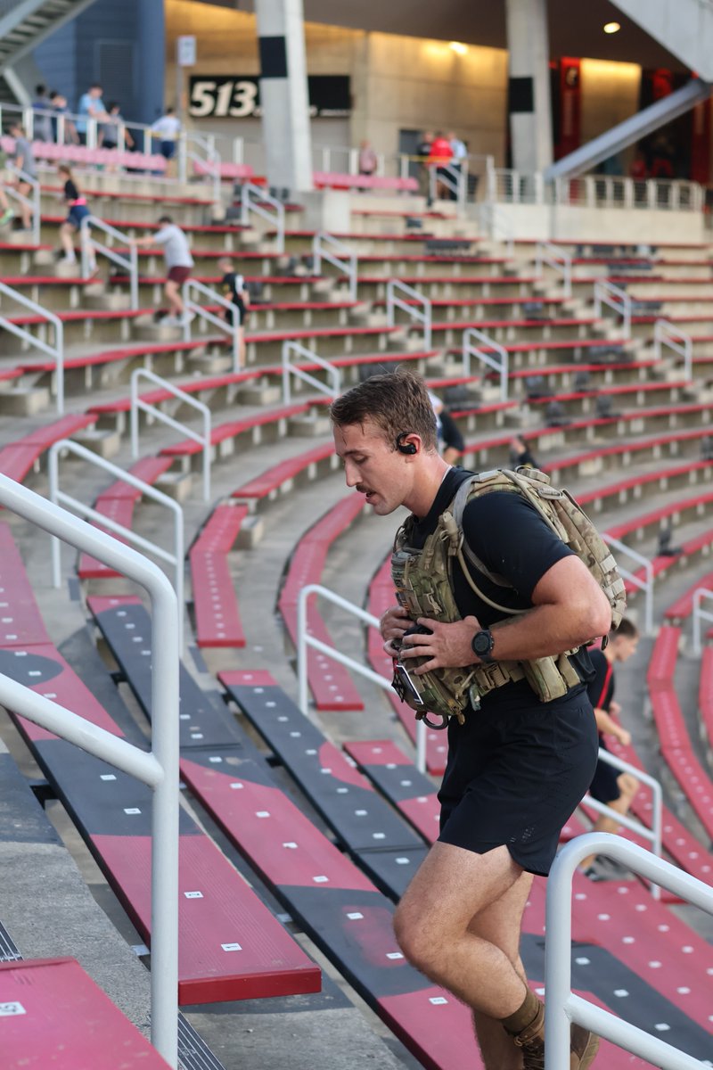uofcincy's tweet photo. The UC community gather together for our annual 9/11 Memorial Stair Run at Nippert Stadium. The event challenges participants to climb 2,071 steps at the stadium representing the steps in the twin towers of the World Trade Center.
#UCNeverForgets #911anniversary https://t.co/O8Mh0eSBGZ