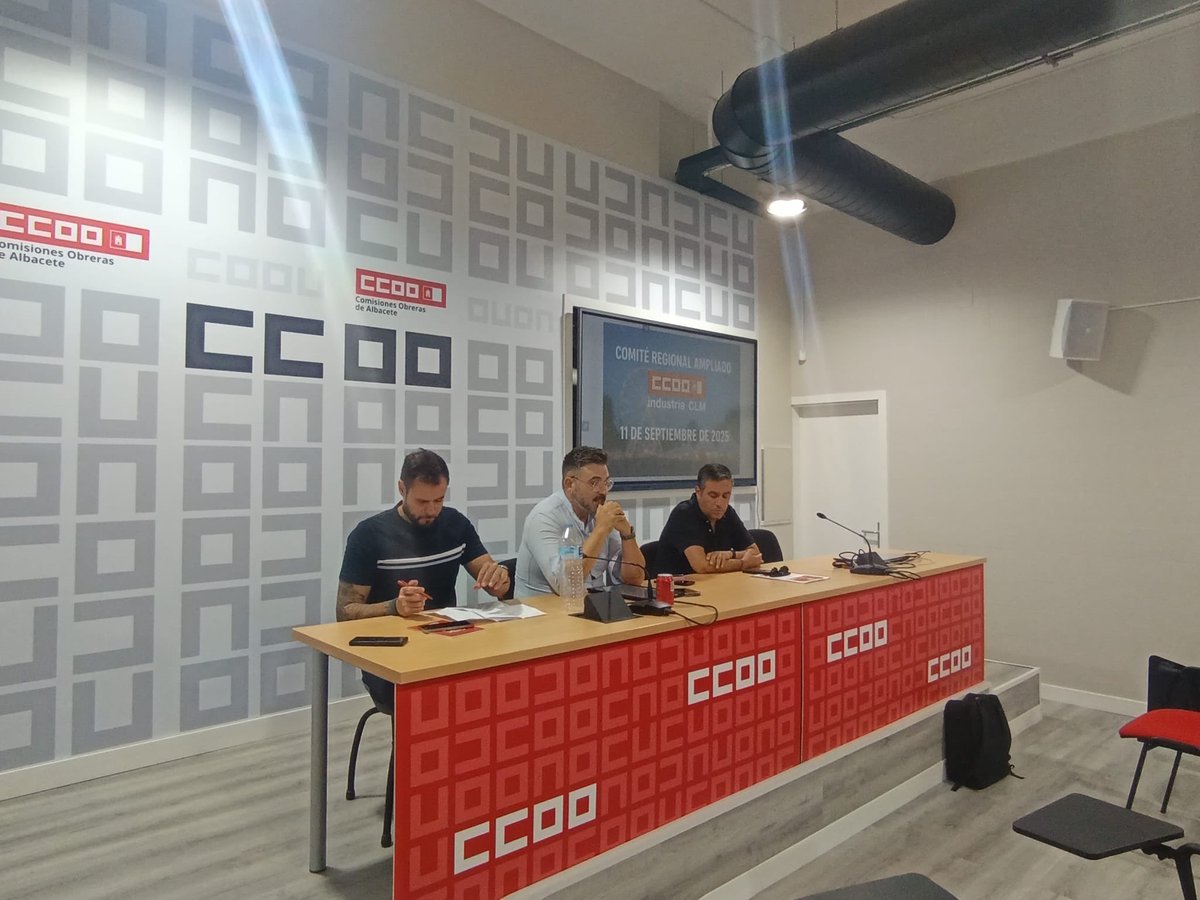 CCOO de Industria #PactoIndustriaYA (@industria_ccoo) on Twitter photo 🔴 Hoy se ha celebrado el Comité Ampliado de <a href="/ccooindustriclm/">CCOO INDUSTRIA CLM</a> , en el que Juan Antonio Cuevas, su secretario general, ha explicado las líneas de trabajo futuro de la organización para seguir defendiendo los derechos de la clase trabajadora en nuestra región. 💪✊
👉 Fran San 🔴 Hoy se ha celebrado el Comité Ampliado de <a href="/ccooindustriclm/">CCOO INDUSTRIA CLM</a> , en el que Juan Antonio Cuevas, su secretario general, ha explicado las líneas de trabajo futuro de la organización para seguir defendiendo los derechos de la clase trabajadora en nuestra región. 💪✊
👉 Fran San