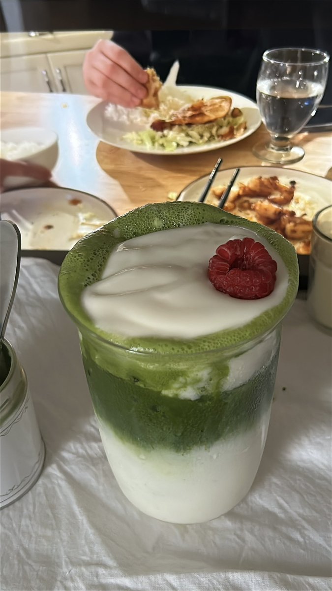 ls2mar's tweet image. انا اسوي الذ ماتشا وتبًا لمن يعترض 🍵🤌🏻