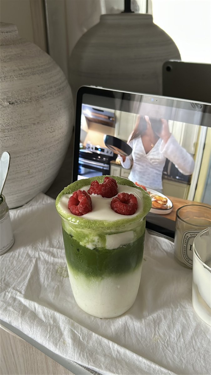 ls2mar's tweet image. انا اسوي الذ ماتشا وتبًا لمن يعترض 🍵🤌🏻