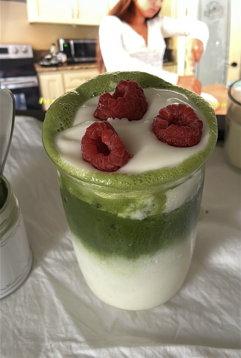 ls2mar's tweet image. انا اسوي الذ ماتشا وتبًا لمن يعترض 🍵🤌🏻