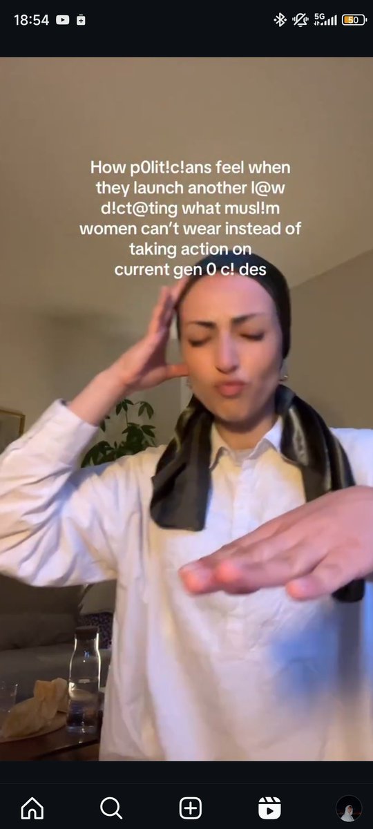 THIS. Erst wird gelabert, dass der Islam Frauen vorschreibt was sie zu tragen haben und dann machen Politiker literally GESETZTE darüber was Frauen tragen dürfen
Make it make sense