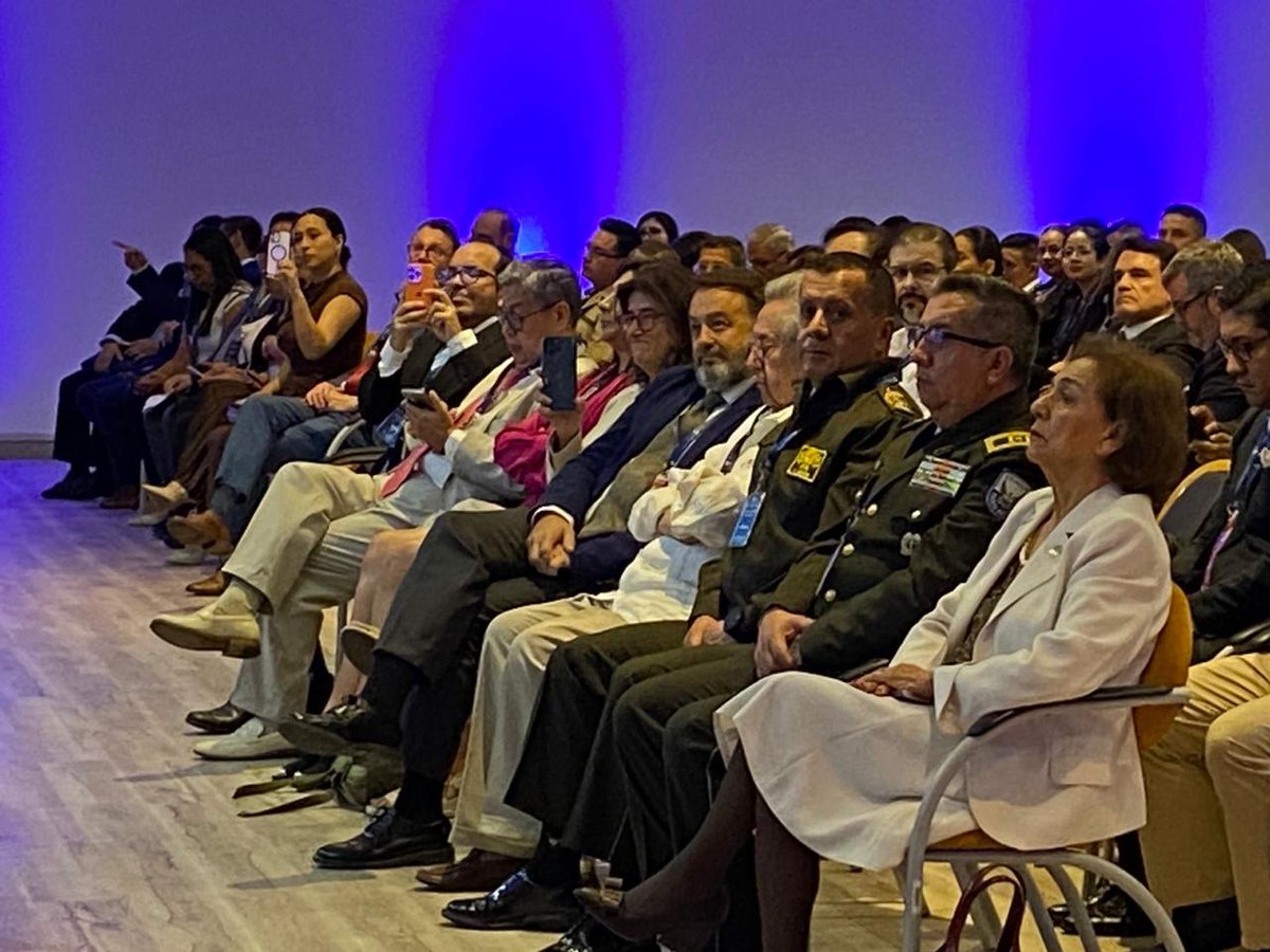 Por invitación de la Universidad del Pacifico, la #PresidentaFIO <a href="/OmbudspersonFi/">FIOmbudsperson</a>, #ProcuradoraDDHH <a href="/PDDHElSalvador/">PDDH El Salvador</a>  <a href="/RaqueldeGuevara/">Raquel de Guevara</a>, participa como ponente en las Jornadas Internacionales de Seguridad en Ecuador: Retos y Desafíos. 
Construyendo #CulturaDePaz