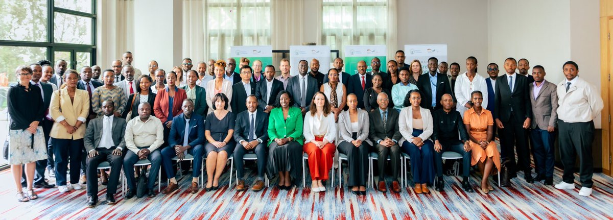 CMARwanda's tweet photo. We joined @RwandaFinance, @EnvironmentRw, and various partners at the launch of the Rwanda Green Taxonomy Implementation.

The Rwanda Green Taxonomy is a national guide that helps identify which economic activities are truly "green."

#GreenFinance #InvestinRwanda https://t.co/ScnGTafeSX