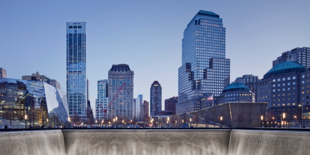 🇺🇸 HONORING 9/11 🇺🇸 Remembering the lives lost and our brave first responders. Selux was deeply honored to contribute to the WTC Memorial with our MTR columns. #September11 #911Memorial #NeverForget #Selux #WTC #WorldTradeCenter #LightingDesign #NYC
📸 © Ines Long, Archphoto