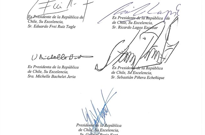 Un día como hoy es indispensable recordar el compromiso:
 "Por la democracia, siempre", firmado por el Presidente de la República, Gabriel Boric Font, y los exmandatarios Eduardo Frei Ruiz-Tagle, Ricardo Lagos Escobar, Michelle Bachelet Jeria y Sebastián Piñera Echenique.