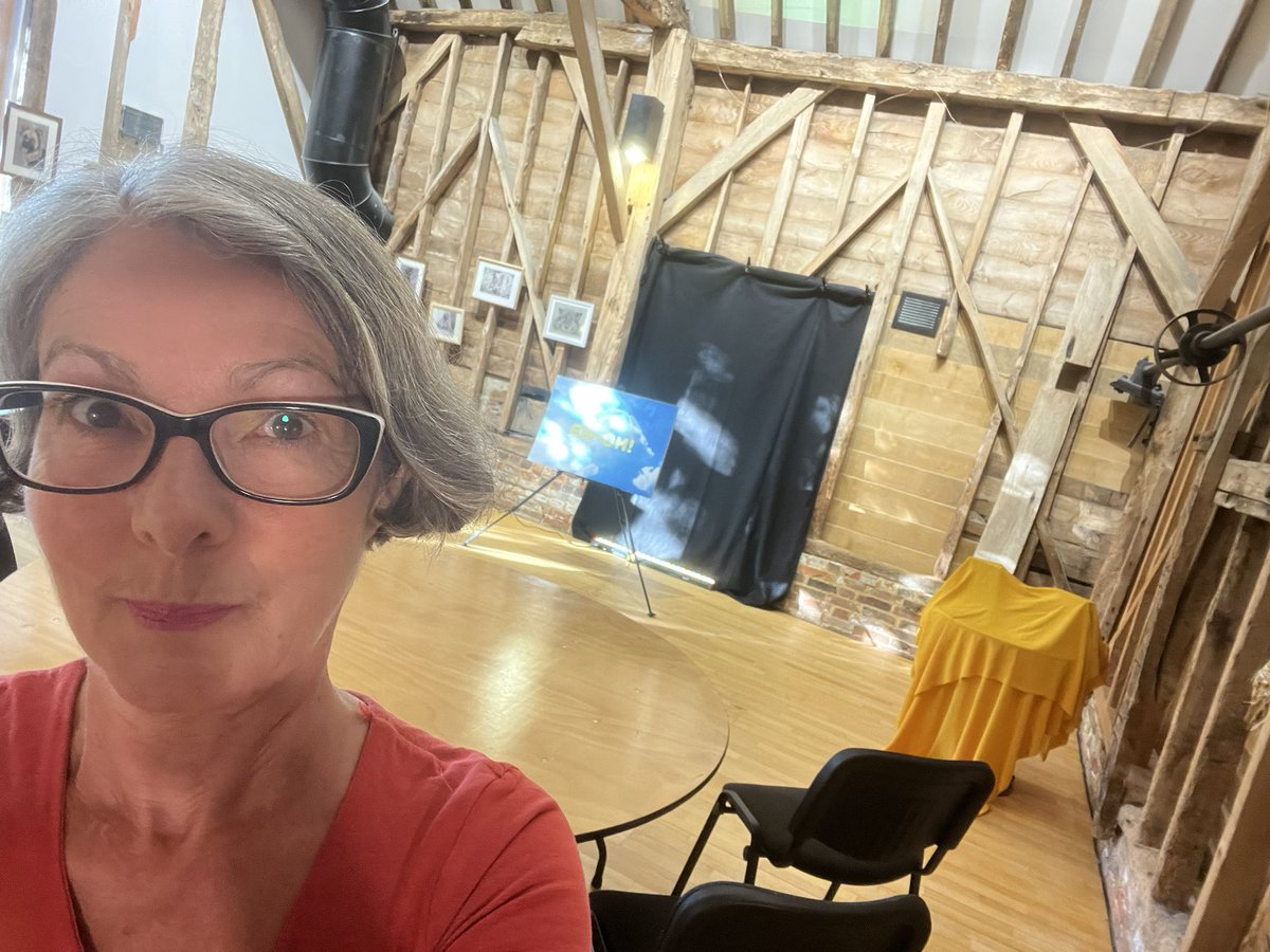 What’s going on here then? The first show in the autumn leg of my “Confessions of a Teletubby” tour, that’s what! 😁Hanger Farm Totton is lovely- come on down if you fancy a cracking night out- right now, Sept 11th 7.30pm❤️