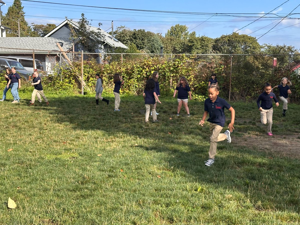 Impact_PSWA's tweet photo. Impact | Commencement Bay Elementary scholars work hard and play hard! Recesses are spent playing sharks and minnows. These kids are fast! 🌬️ https://t.co/i9syDD4Uco