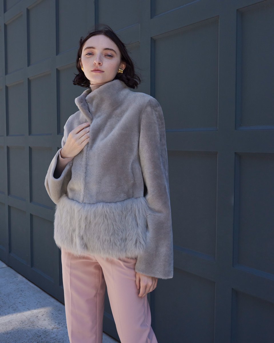 pologeorgis's tweet image. Staying Cozy in the Aimee Shearling Jacket

Elevate your fall wardrobe with chic shearling styles from our latest collection—available online and in-store now.

#ShearlingJacket #FallJacket #FallStyle #FallFashion