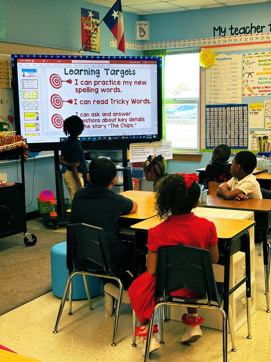 DrDebbieRamos's tweet photo. McNair teachers are supporting student-centered classrooms to facilitate learning and discourse. @AngieGaylord @CrisJackson23 @MelodyHurd1 @RME_Astronauts @Dallasacademics https://t.co/CsrKQ7jDqM