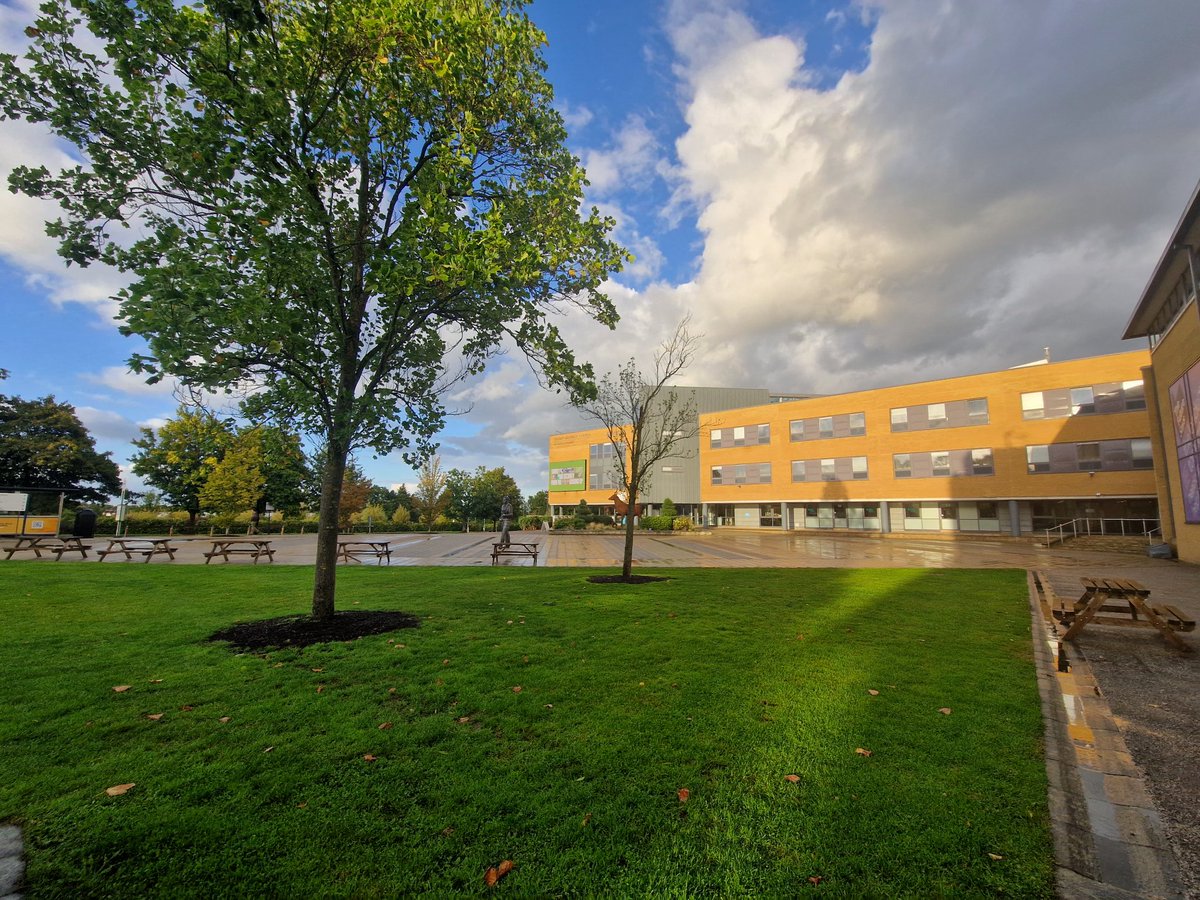 LeapfrogMark's tweet image. The calm before, or indeed after, the storm. A productive day on campus as we count down to #WelcomeWeekend at @UniOfSurrey.