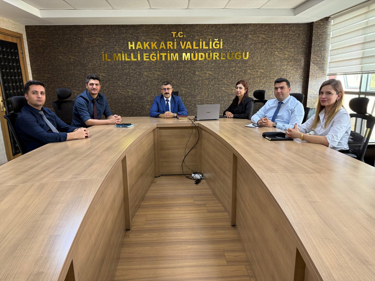 📚Eğitim Müfettişleri Başkanımız Sn. Mesut Artuş koordinesinde, Eğitim Müfettişlerimiz ile Türkiye Yüzyılı Maarif Modeli Öğretim Programlarının; öğretmenlerimizce uygulanma durumunun sınıf içinde izlenmesi, değerlendirilmesi, geliştirilmesi ve bunun için gereken rehberlikte