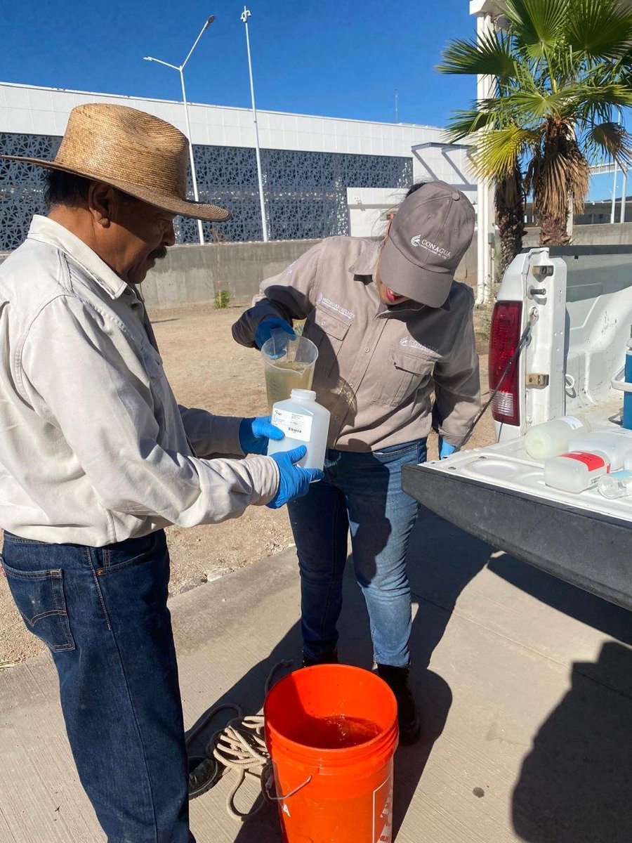cilamexico's tweet image. Personal de ambas Secciones de la CILA de Mexicali, B.C. y Yuma, Az., en coordinación con la CONAGUA, realizan muestreo binacional de la calidad del agua del Río Nuevo en el marco del Acta 264, en los sitios de monitoreo, al final del cauce embovedado en Mexicali, B.C.