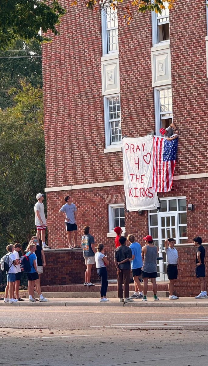 Ole Miss students are paying tribute to Charlie Kirk.

Love to see it! 🇺🇸
