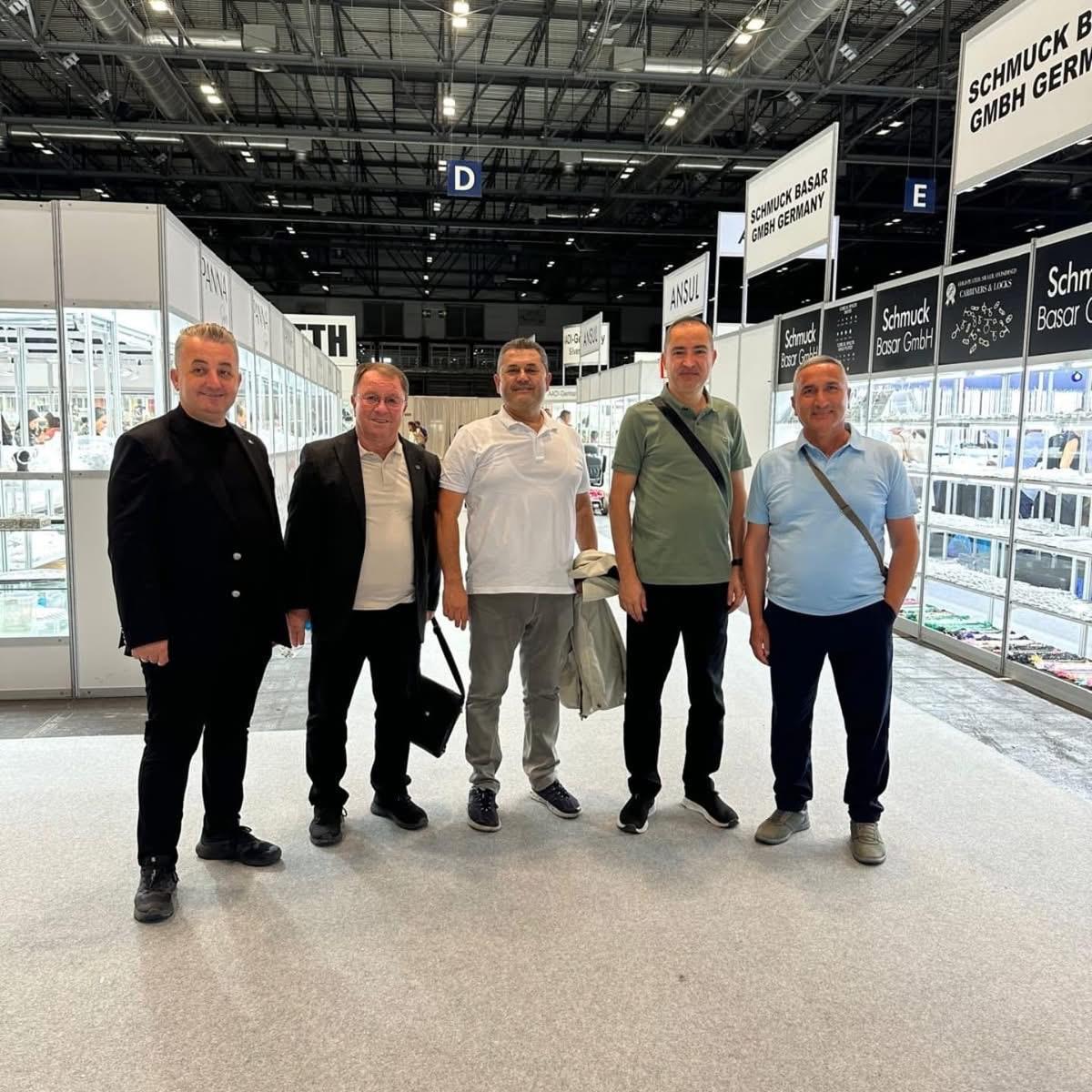 <a href="/YHacisuleyman07/">Yusuf Hacısüleyman</a> <a href="/bogachangoksu/">Boğaçhan Göksu</a> <a href="/HakanPakal/">Hakan Pakalın</a> <a href="/MuratTOTOS/">Murat TOTOŞ</a> <a href="/eczhaticeoz/">Hatice ÖZ</a> <a href="/huseyinsari_sar/">Hüseyin Sarı</a> <a href="/KAPALIYOL/">MEHMET DİKMEN</a> <a href="/AhmetKasapoglu8/">Ahmet Kasapoglu</a> <a href="/aozgurkaragoz/">Özgür Karagöz</a> <a href="/behcetulker/">Behcet ULKER</a> <a href="/aslisahintekin/">Aslı Şahin Tekin</a> <a href="/TOBBiletisim/">TOBB</a> <a href="/RHisarciklioglu/">Rifat Hisarcıklıoğlu</a> <a href="/adlihandere/">Adlıhan DERE</a> <a href="/AntalyaESOB/">AESOB</a> <a href="/emirgundal/">emir gündal</a> <a href="/YHacisuleyman07/">Yusuf Hacısüleyman</a> <a href="/bogachangoksu/">Boğaçhan Göksu</a> <a href="/HakanPakal/">Hakan Pakalın</a> <a href="/MuratTOTOS/">Murat TOTOŞ</a> <a href="/eczhaticeoz/">Hatice ÖZ</a> <a href="/huseyinsari_sar/">Hüseyin Sarı</a> <a href="/KAPALIYOL/">MEHMET DİKMEN</a> <a href="/AhmetKasapoglu8/">Ahmet Kasapoglu</a> <a href="/aozgurkaragoz/">Özgür Karagöz</a> <a href="/behcetulker/">Behcet ULKER</a> <a href="/aslisahintekin/">Aslı Şahin Tekin</a> <a href="/TOBBiletisim/">TOBB</a> <a href="/RHisarciklioglu/">Rifat Hisarcıklıoğlu</a> <a href="/adlihandere/">Adlıhan DERE</a> <a href="/AntalyaESOB/">AESOB</a> <a href="/emirgundal/">emir gündal</a>