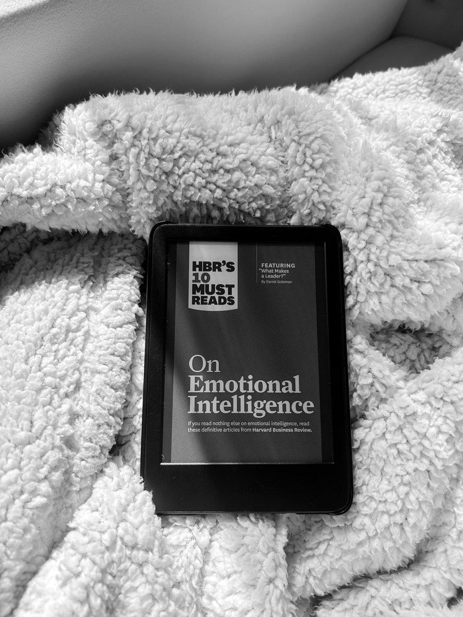 نتخطى اني لي شهر بقرا أقصر كتاب ف الحياة بس الكتاب جميل وطريقة السرد ولا أجمل