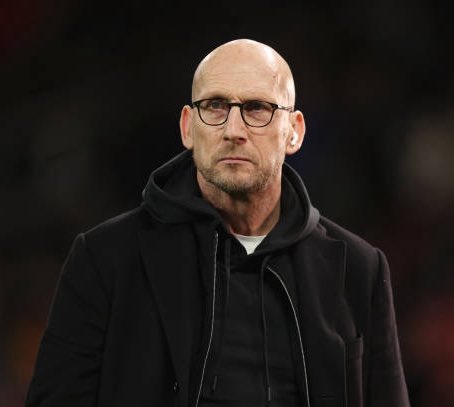 ArsenalBuzzCom's tweet image. 🗣️| Netherlands icon Jaap Stam on Jurrien Timber: “When he went to Arsenal, you often heard: ‘Too young, don’t do it’. I have enormous respect for what he showed there after his serious knee injury. 

“Right wing, left wing, central, it doesn’t matter. He’s so good on the ball,…