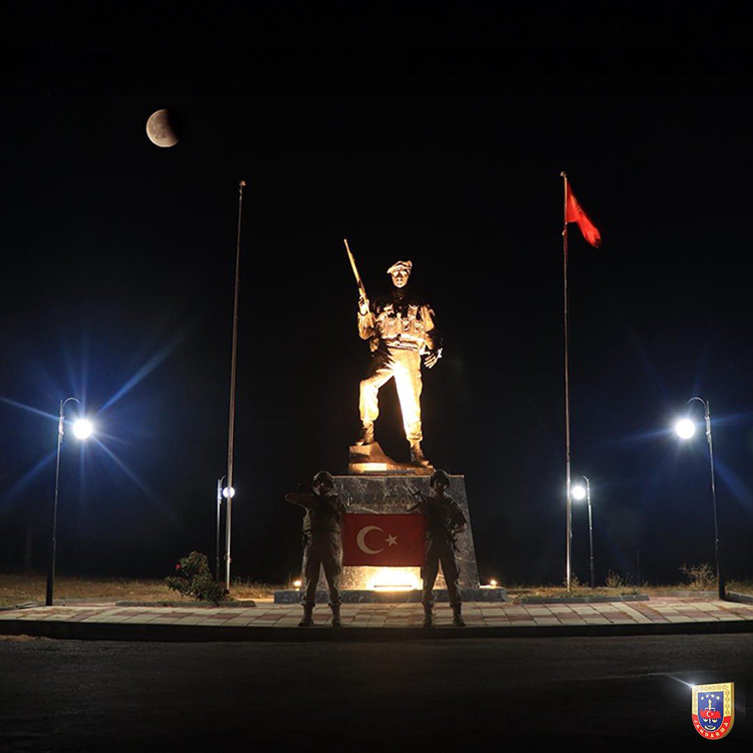 Kahramanlığın simgesi, cesaretin adı!
Jandarma Komando🇹🇷

📍Kastamonu Jandarma Komando Eğitim Merkez Komutanlığı 
#Jandarma
#JandarmaKomando