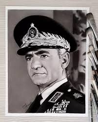 در کنفرانس گوادلوپ کارتر رسما اعلام کرد که دیگر شاه باید برود و ارتش آمریکا جای ارتش ایران را در خاورمیانه بگیرد انگستان هم برای فرار از بدهی هایش به ایران پشت آمریکا درآمد
شاه در پیامی بی سابقه با خشم، کارتر را خطاب قرار داد که بدون شناخت فرهنگ و تاریخ ملتها چنین تصمیمی گرفته /۱