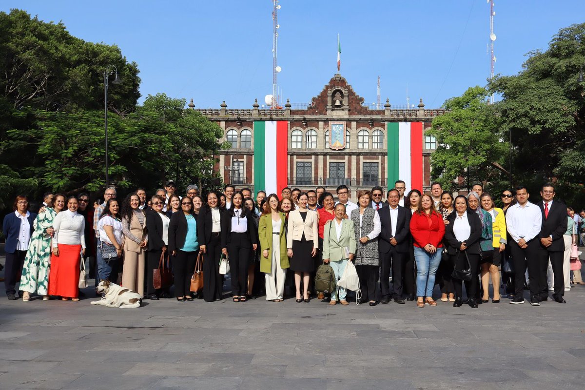 CoevalMorelos's tweet image. Rendimos honores a nuestro lábaro patrio con motivo del 215 aniversario del inicio de la Independencia de México; la ceremonia cívica se llevó a cabo en la “Plaza de Armas General Emiliano Zapata Salazar” de Cuernavaca 
#LaTierraQueNosUne