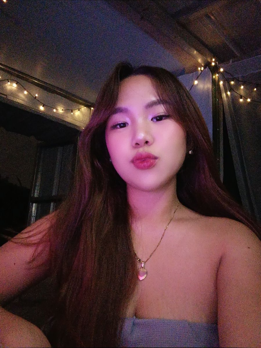_thenikaa's tweet photo. unplanned pic hits different https://t.co/W5PFsaoAsp