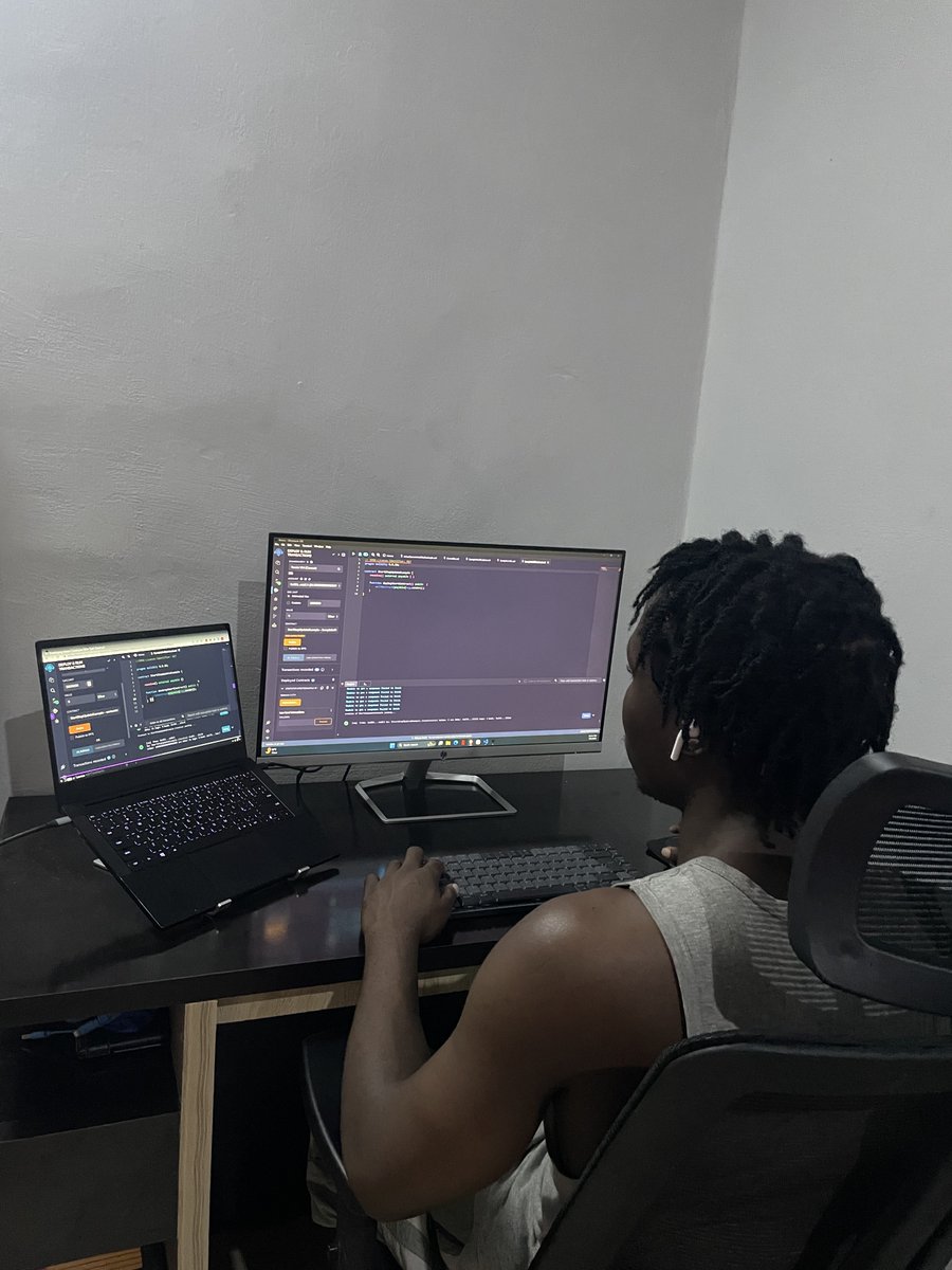 raheemdevs's tweet image. Back at it! 🚀 I’ve resumed my Web3 course on Udemy to sharpen and solidify my skills. Took a short break earlier to focus on school, but now it’s time to push forward again