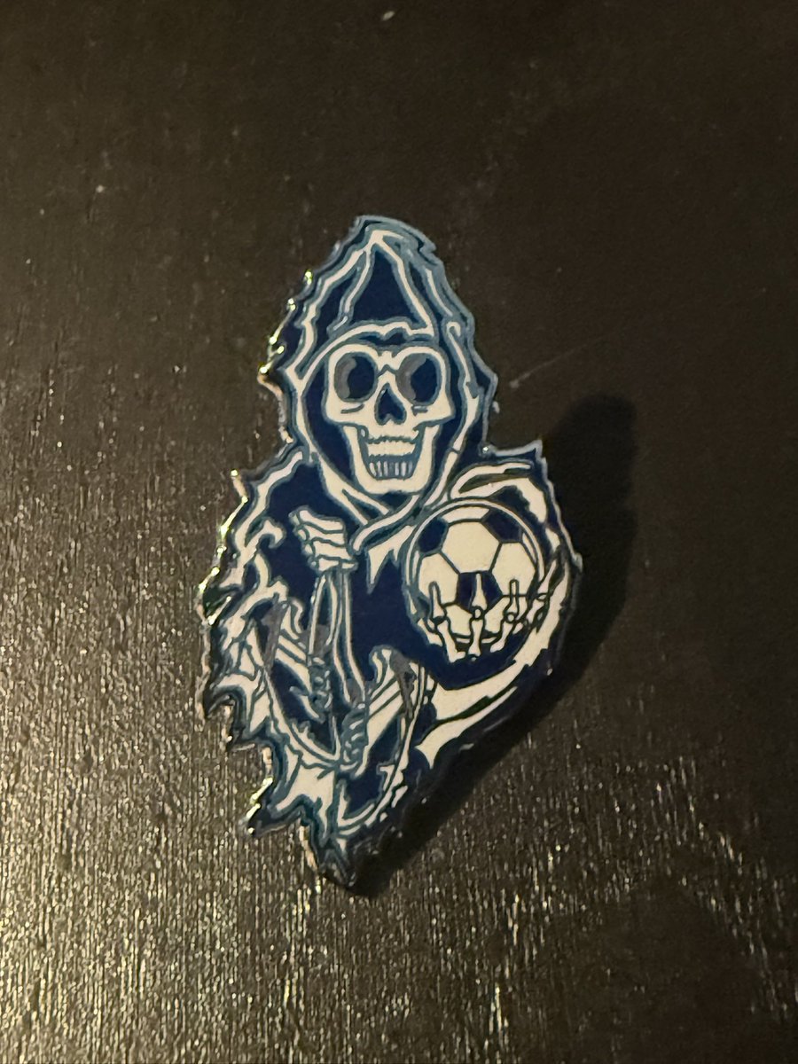 Jebbo (@jebbo37) on Twitter photo Just want to say a massive thank you to <a href="/AveleyFC/">Aveley Football Club</a> for sending me this pin badge, if you haven’t already get yourself down to Parkside! ⚽️🏟️
Also a massive thank you to <a href="/RyanWorley86/">Ryan Worley</a> for sorting this also
A design by <a href="/Sons_of_Aveley/">Sons of Aveley</a> Just want to say a massive thank you to <a href="/AveleyFC/">Aveley Football Club</a> for sending me this pin badge, if you haven’t already get yourself down to Parkside! ⚽️🏟️
Also a massive thank you to <a href="/RyanWorley86/">Ryan Worley</a> for sorting this also
A design by <a href="/Sons_of_Aveley/">Sons of Aveley</a>