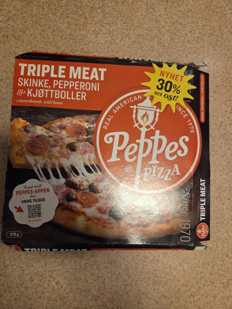 Alene hjemme, tenkte ta det lettvint. Denne så mer fristende ut enn Grandis. Men gud bedre <a href="/Peppespizzas/">Peppe's Pizza</a> jeg er usikker på om det var esken eller pappskiva inni jeg spiste 🤔