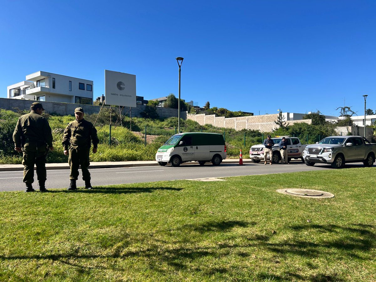 conconmicc's tweet photo. 🚨 Gracias a denuncias vecinales, junto a Seguridad Pública Concón, retiramos un ruco desde plaza ubicada en Los Pellines con Los Ginkos.

Acciones como esta previenen delitos y recuperan espacios para la comunidad.

#Concón #Prevención #carabinerosdechile #carabinerosdetodos https://t.co/MOEwwxpNku