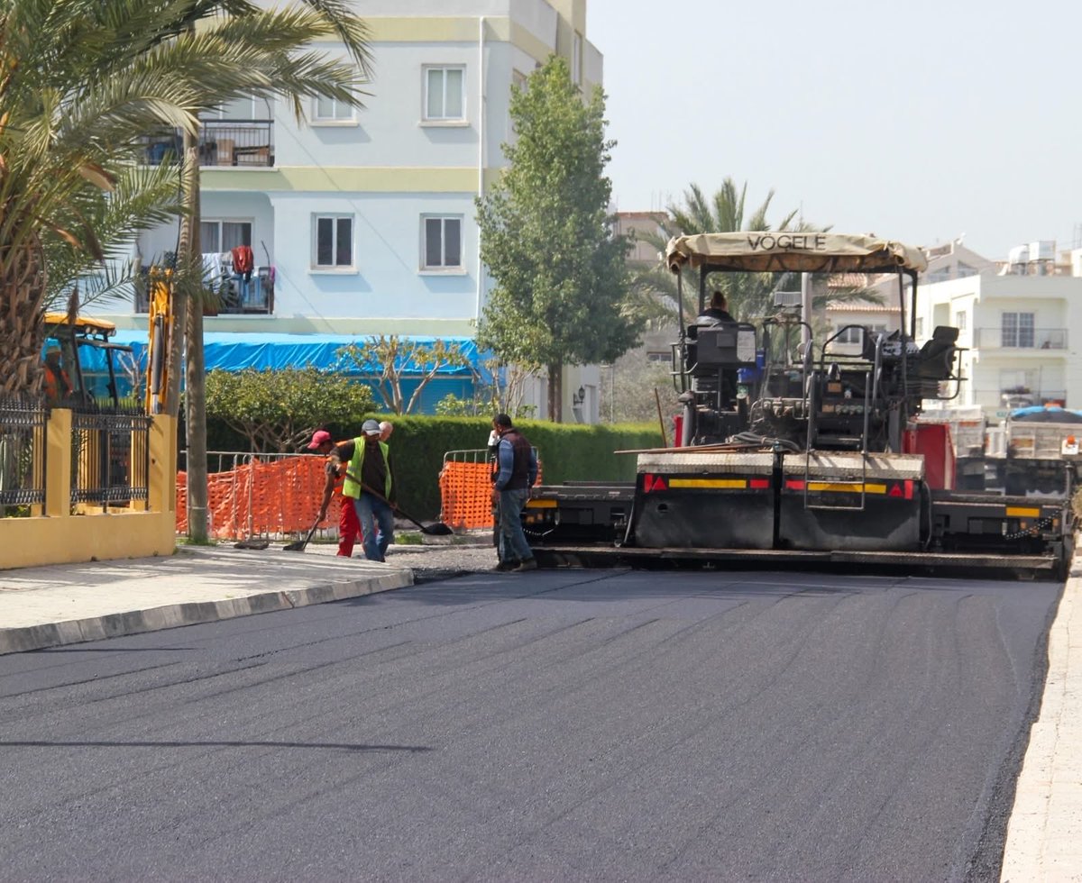 LTB hız kesmiyor ! Hamitköy@asfaltlanıyor
Lefkoşa Türk Belediyesi, AB desteğiyle yürütülen Hamitköy-Dumlupınar kanalizasyon projesinde sona yaklaşırken 12 Eylül’de asfaltlama başlıyor. 36 sokakta 7 bin ton asfalt serilecek,1.126 hane kanalizasyona bağlanacak.  ⁦<a href="/mharmanci/">Mehmet Harmanci</a>⁩