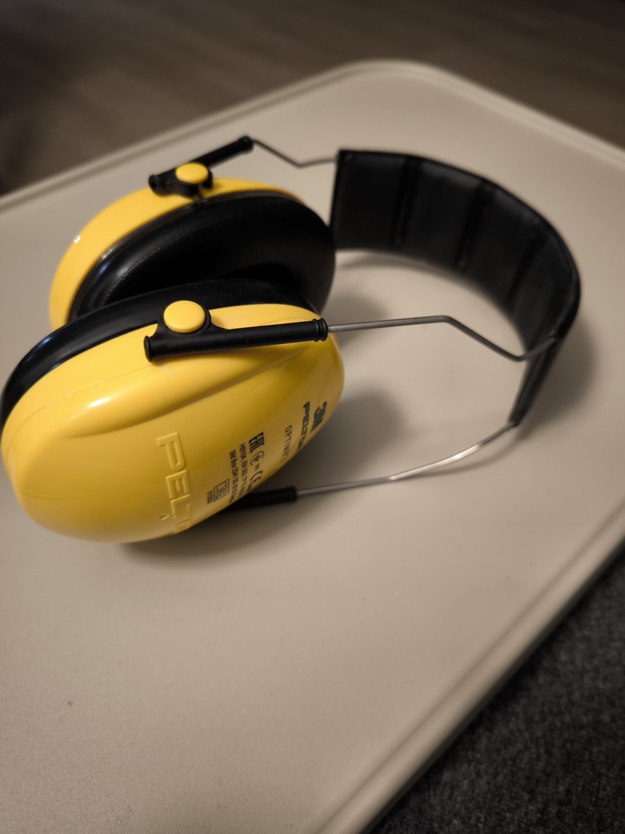 Bunu sadece inşaat işlerinde kullandığımı sanıyorsanız yanılıyorsunuz. Kitap okurken de takıyorum ve gelsin sessizlik. Benim gibi bu amaçla kullanan var mı merak ediyorum.