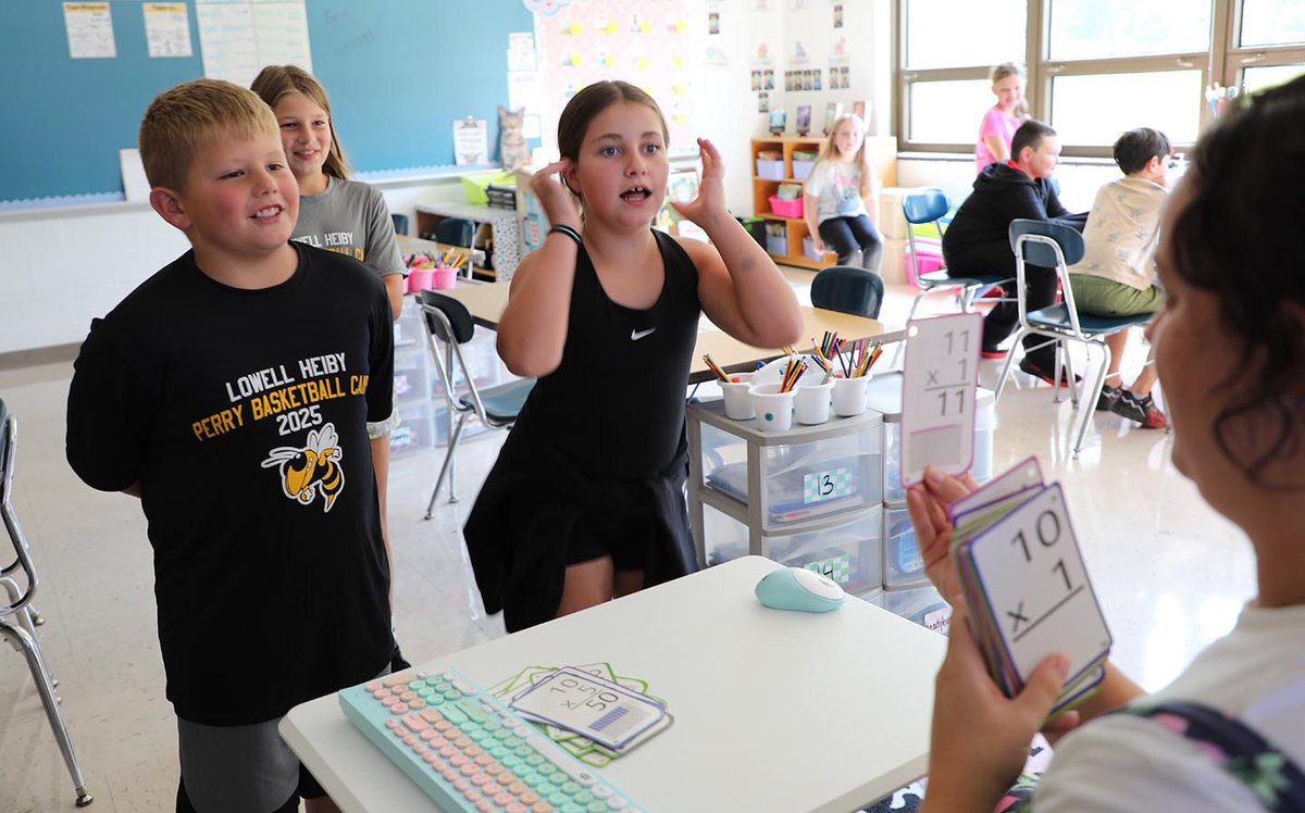 There's nothing, and we mean nothing, better than an old-school flash card war.
You know what we're talking about...the adrenaline, the anticipation, the panic. Props to Mrs. Ferro's 4th graders for being fierce competitors. #PrideInTheHive