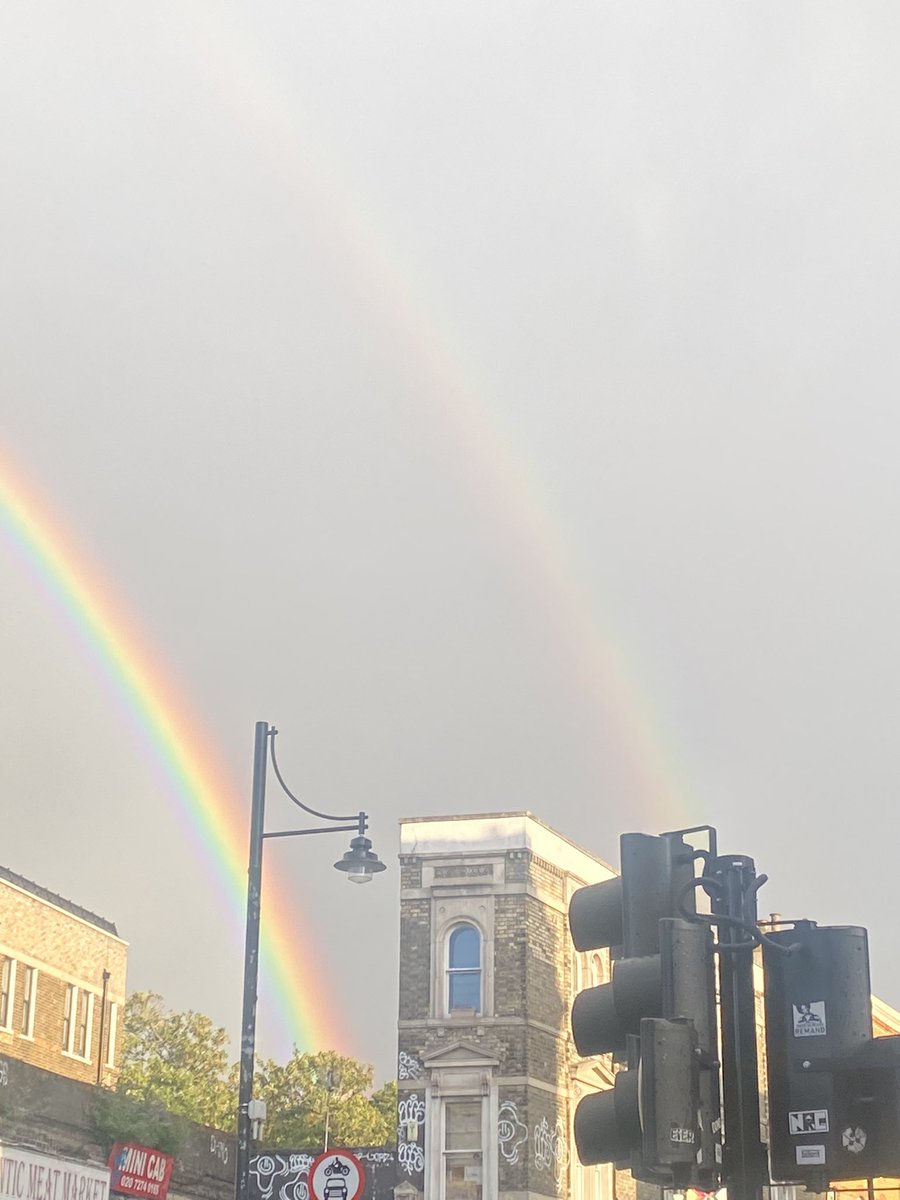 Curry_Paradise's tweet photo. The most gorgeous double rainbow over Brixton…🌈🌈🌈  #rainbow #brixton https://t.co/CRVRFI4evK