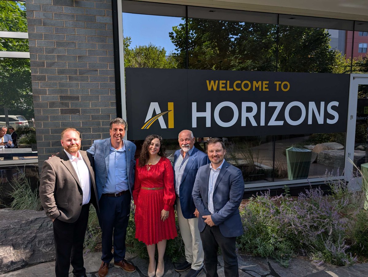 RoboPGH's tweet image. At the AI Horizons plenary session, #robotics and deep tech leaders met with policymakers to discuss how innovation and policy can drive growth, strengthen the ecosystem, and shape the future of technology in #Pittsburgh. #AIHorizons #PittsburghTech