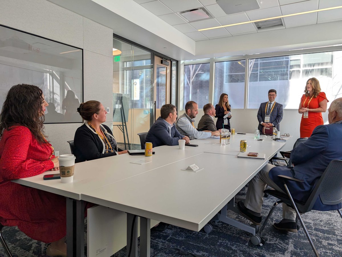 RoboPGH's tweet image. At the AI Horizons plenary session, #robotics and deep tech leaders met with policymakers to discuss how innovation and policy can drive growth, strengthen the ecosystem, and shape the future of technology in #Pittsburgh. #AIHorizons #PittsburghTech