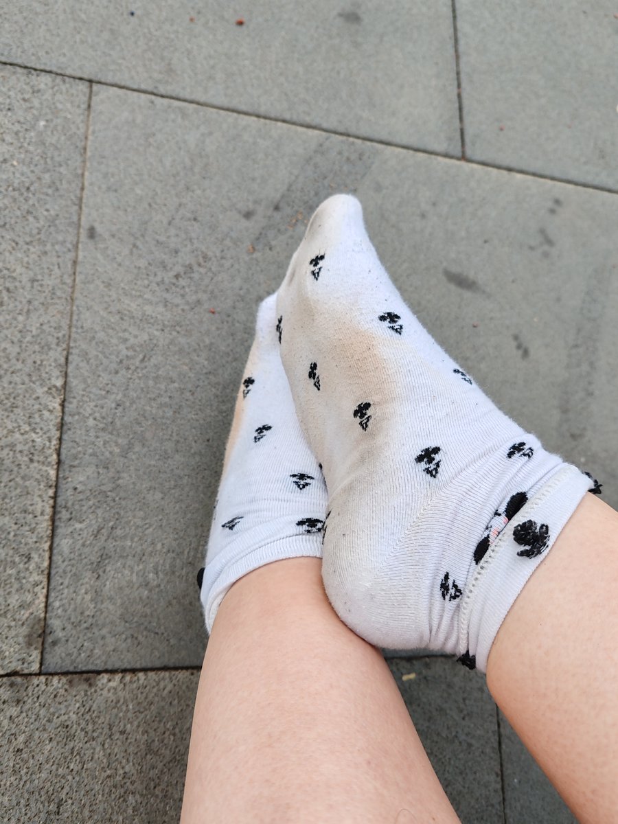 I got my socks dirty a little bit outside...

have a "pearly" day.... my feet are so festive...  Subscribe to my onlyfans account to see pics and videos of my amazing feet and soles:  onlyfans.com/bbw2feet

 #Feet #feetِ #footfetısh #feetworshi̇p #socks
#dirty