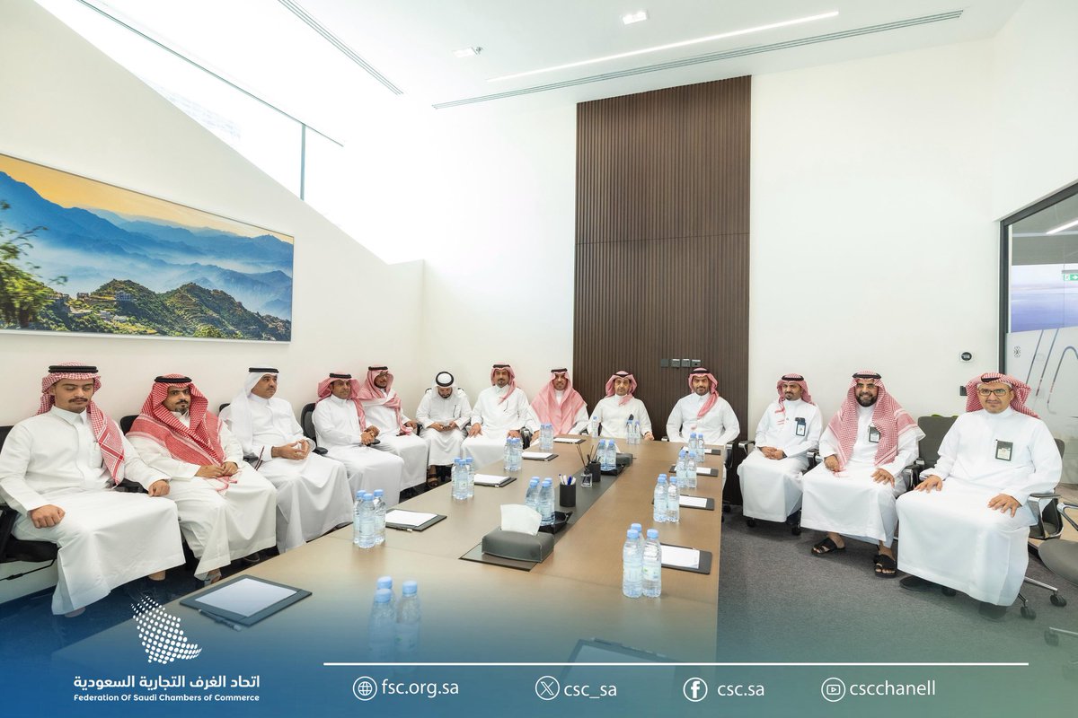 FSC_KSA's tweet photo. اللجنة الوطنية للضيافة السياحية برئاسة أ.ناصر الخليوي 
تلتقي ممثلي وزارة السياحة بمقر المركز السعودي للأعمال فرع السياحة
وجرى خلال اللقاء الاطلاع على خدمات المركز 
والاتفاق على عقد لقاء موسّع مع المستثمرين
لبحث قضايا القطاع والتعريف بالفرص الاستثمارية 
#اتحاد_الغرف_السعودية https://t.co/KzAcioxrT8