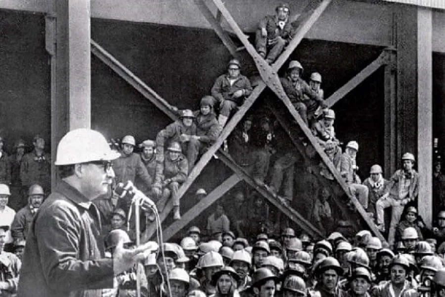 Ni perdon ni olvido.

Larga vida a la Memoria de nuestros caidos y desaparecidos.

#Chile #11deSeptiembre #NiPerdonNiOlvido #madeinUSA