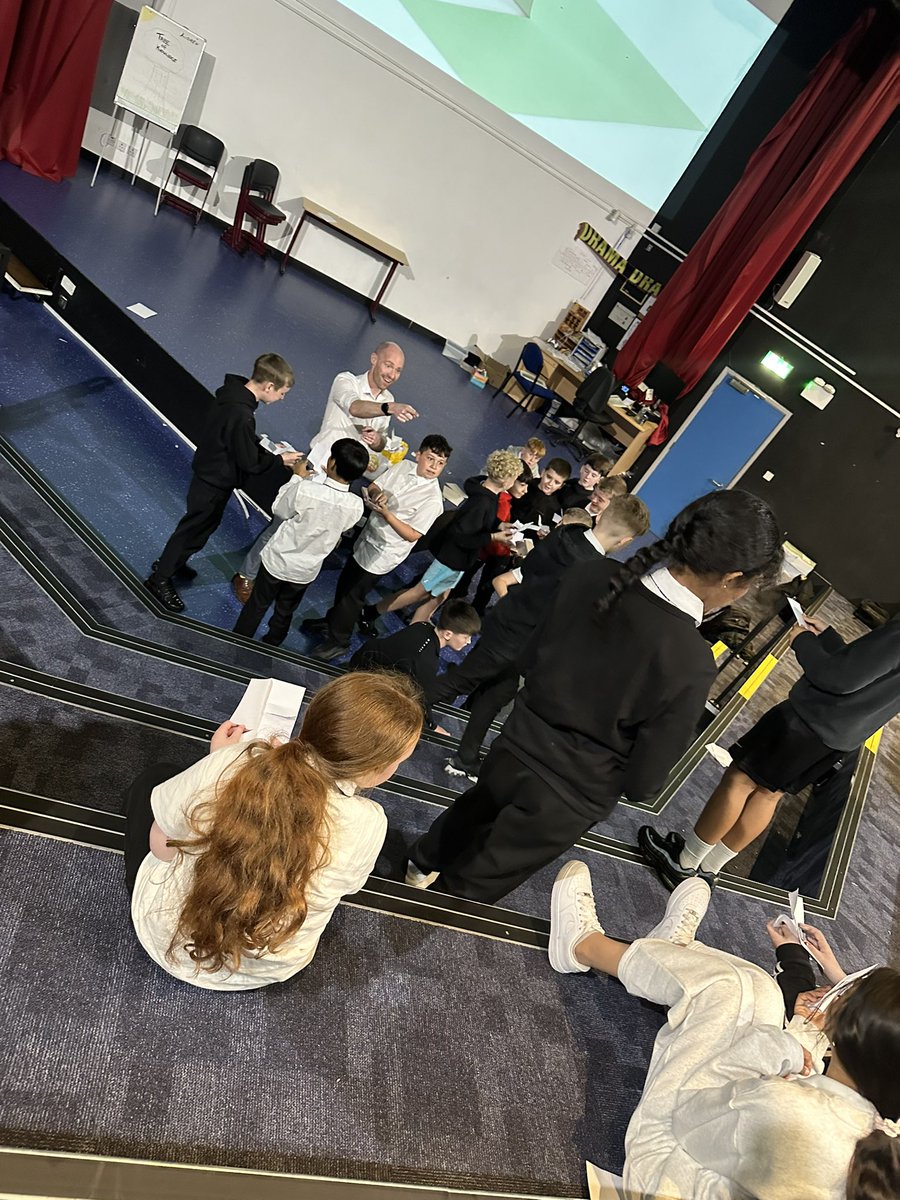 Mrs Maxwell tweet media