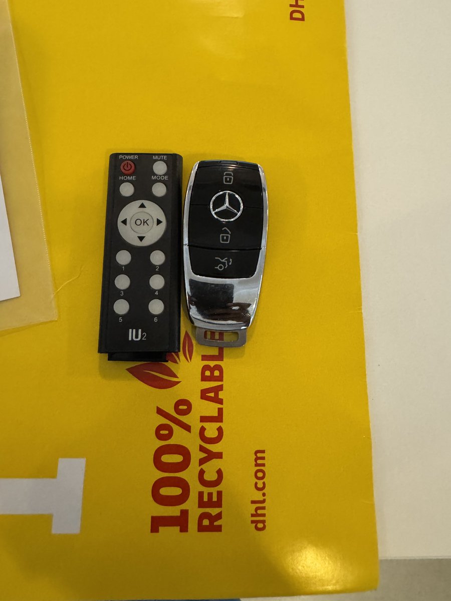 Biggest SUV from Mercedes… Loading🫡