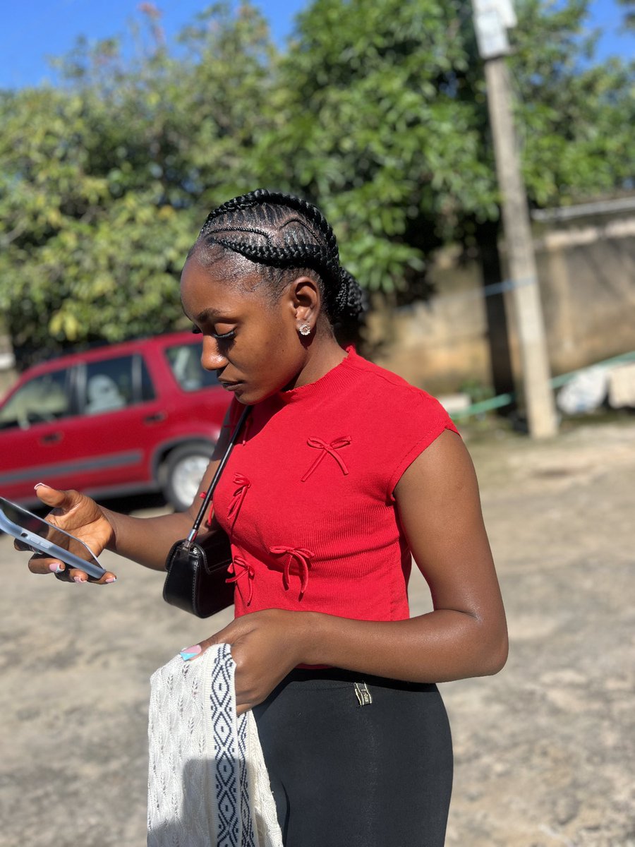 allwell_nelson's tweet image. Lady in red🌹.