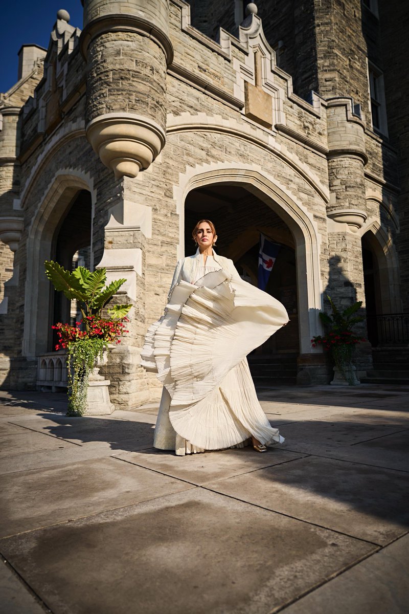 tellychakkar's tweet image. So ethereal ✨ Actress Huma Qureshi stuns in a breathtaking Rohit Bal archival ivory set for her last day at TIFF — she calls it “an ode to beauty.” 🌸 

#HumaQureshi #TIFF2025 #RohitBal