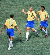 faniquitta's tweet photo. a carmen lúcia, o xandão e o dino nos apartes assim https://t.co/tVe5Iv4Ly9